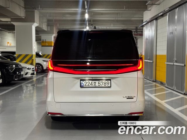 Лексус LM 2025 — миниатюра 2