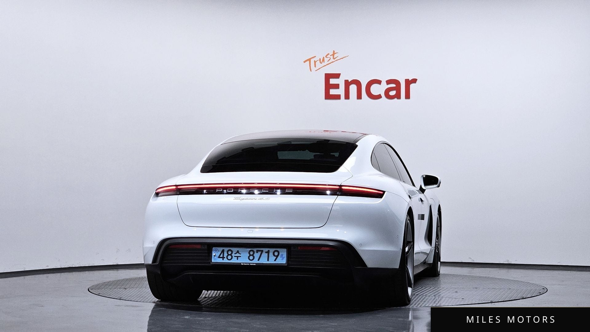 Porsche Taycan 2020 — миниатюра 4