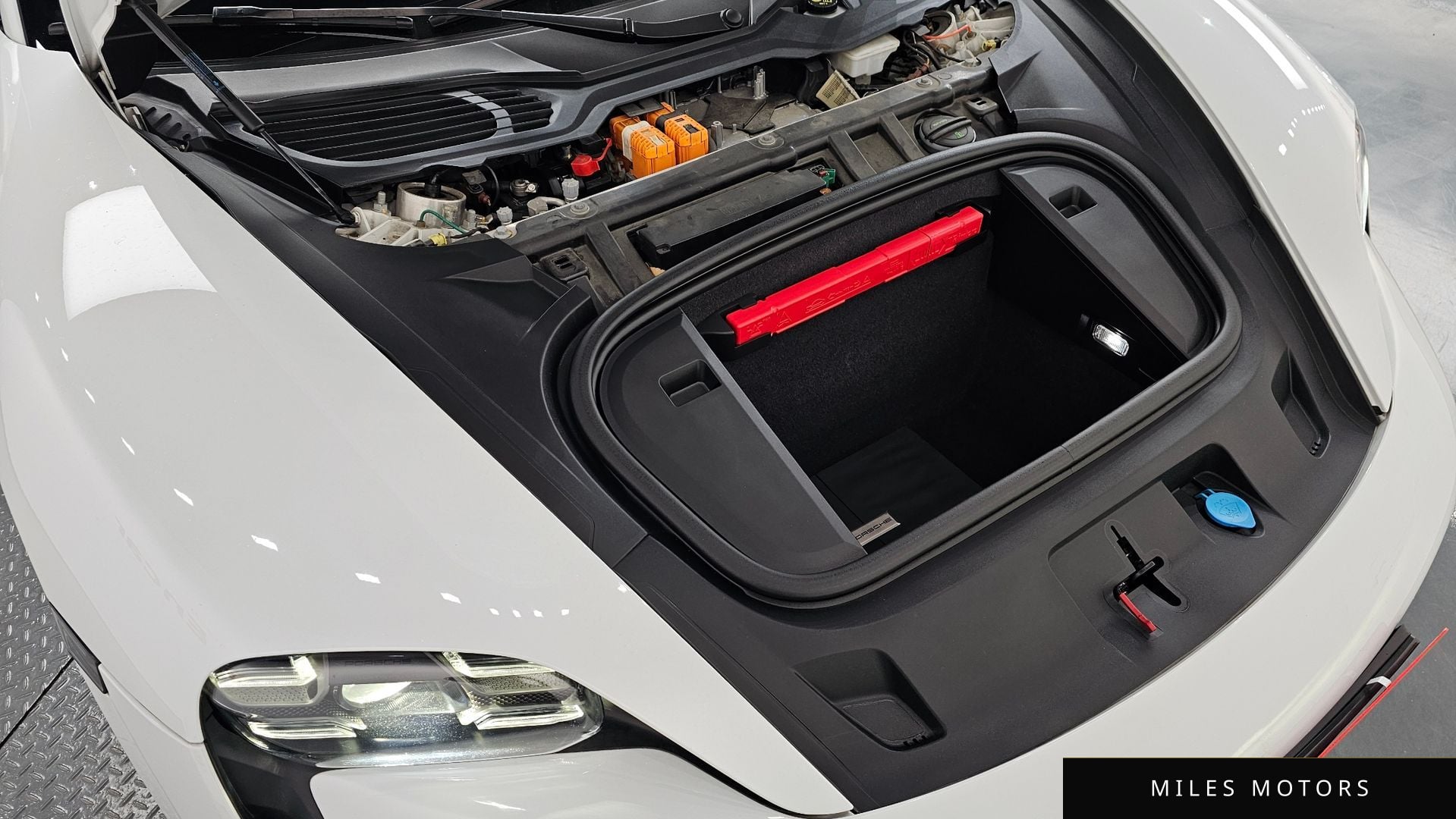 Porsche Taycan 2020 — миниатюра 6