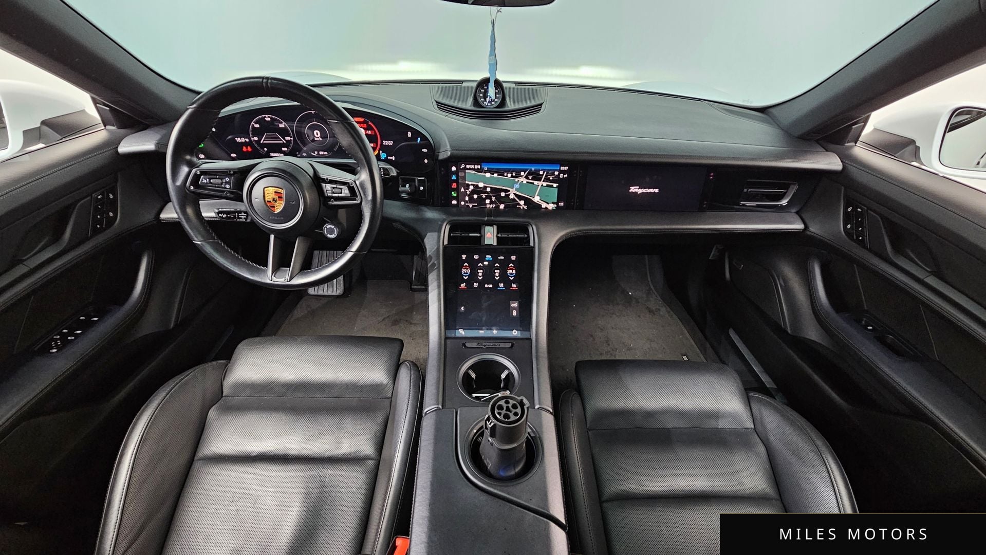 Porsche Taycan 2020 — миниатюра 7