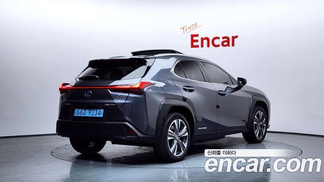 Лексус UX300e 2022 — миниатюра 2