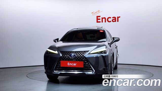 Лексус UX300e 2022 — миниатюра 3