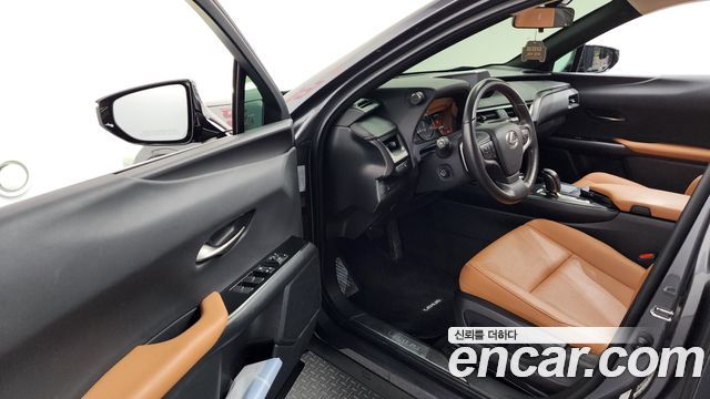 Лексус UX300e 2022 — миниатюра 10