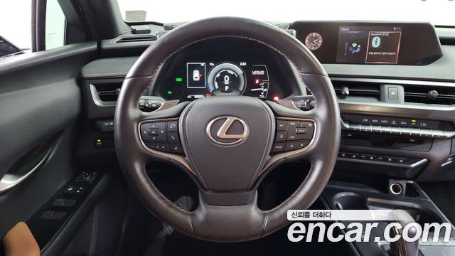 Лексус UX300e 2022 — миниатюра 13