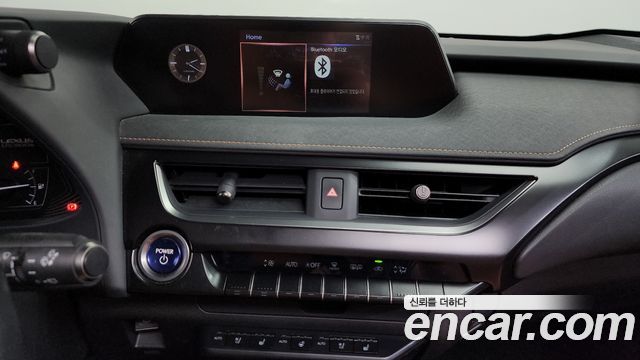 Лексус UX300e 2022 — миниатюра 15