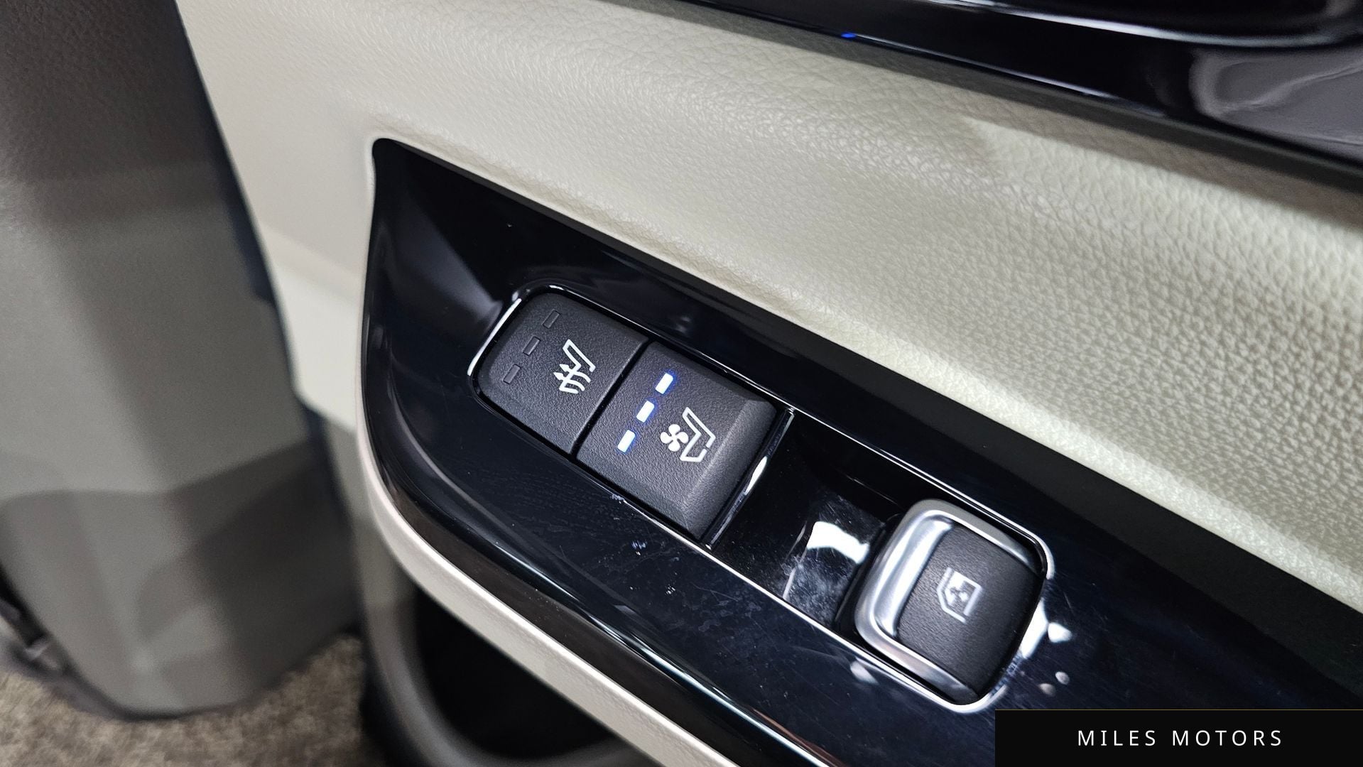Kia Carnival 2021 — миниатюра 18