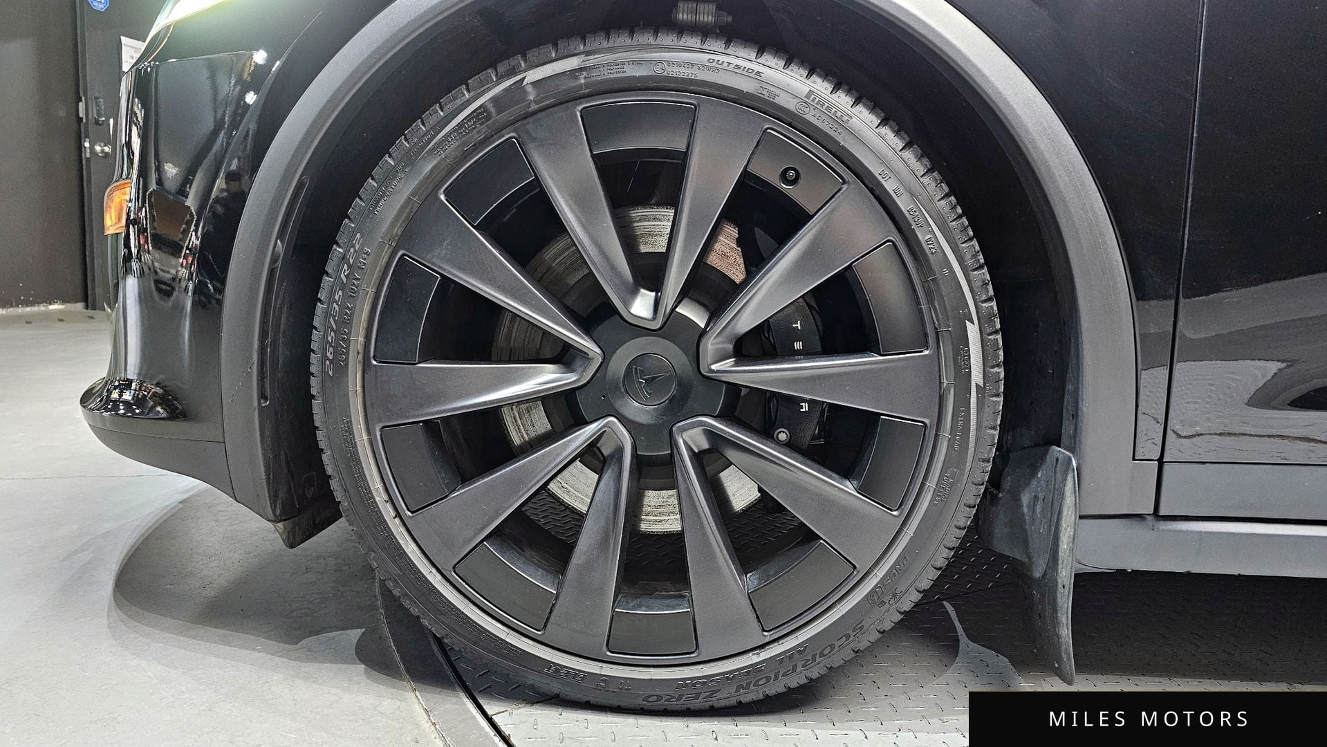 Tesla Model X 2023 — миниатюра 5