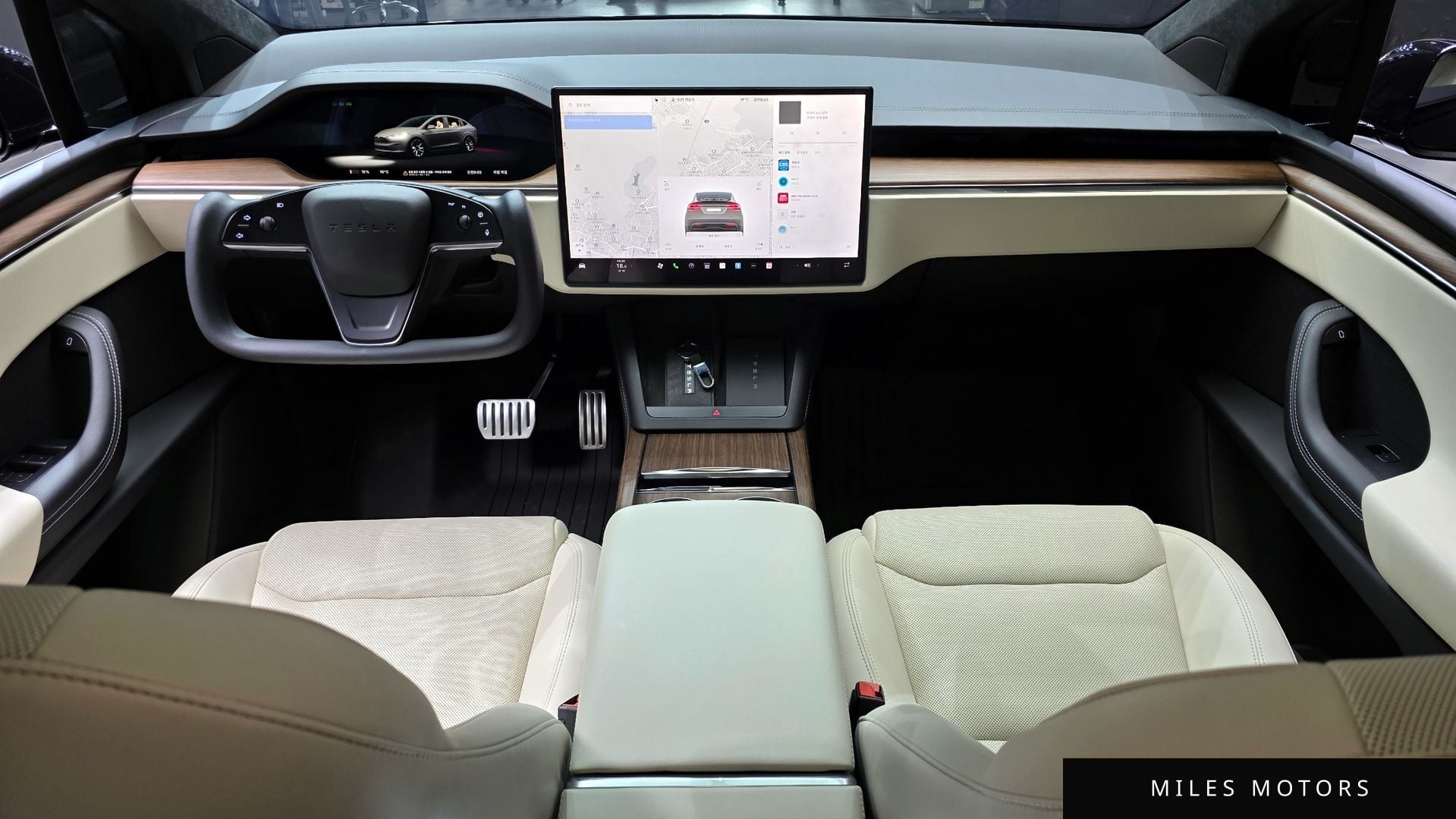 Tesla Model X 2023 — миниатюра 7