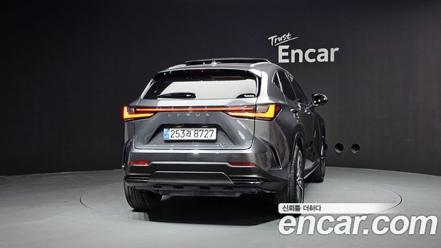 Лексус NX350h 2025 — миниатюра 4