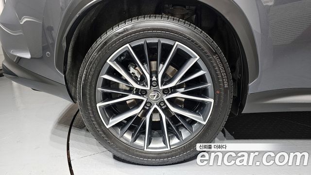 Лексус NX350h 2025 — миниатюра 5