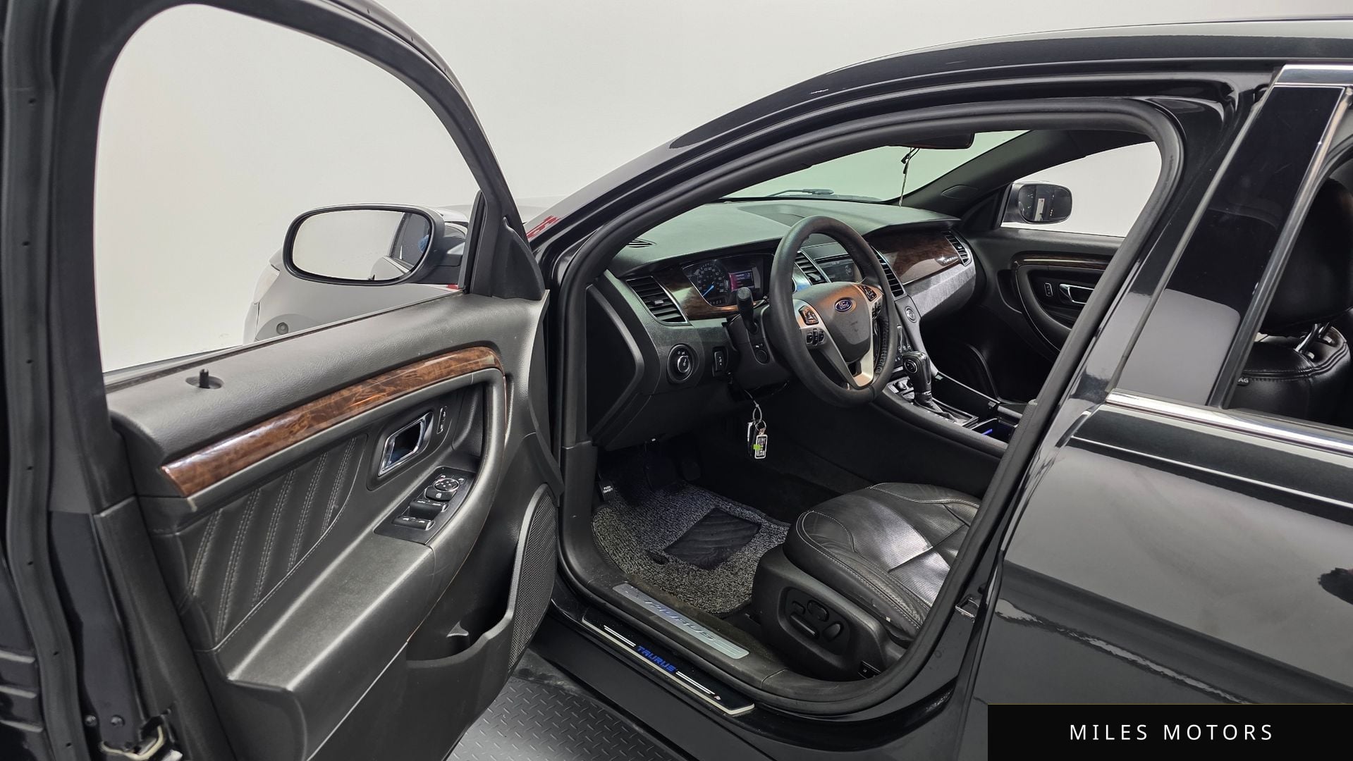 Ford Taurus 2013 — миниатюра 10