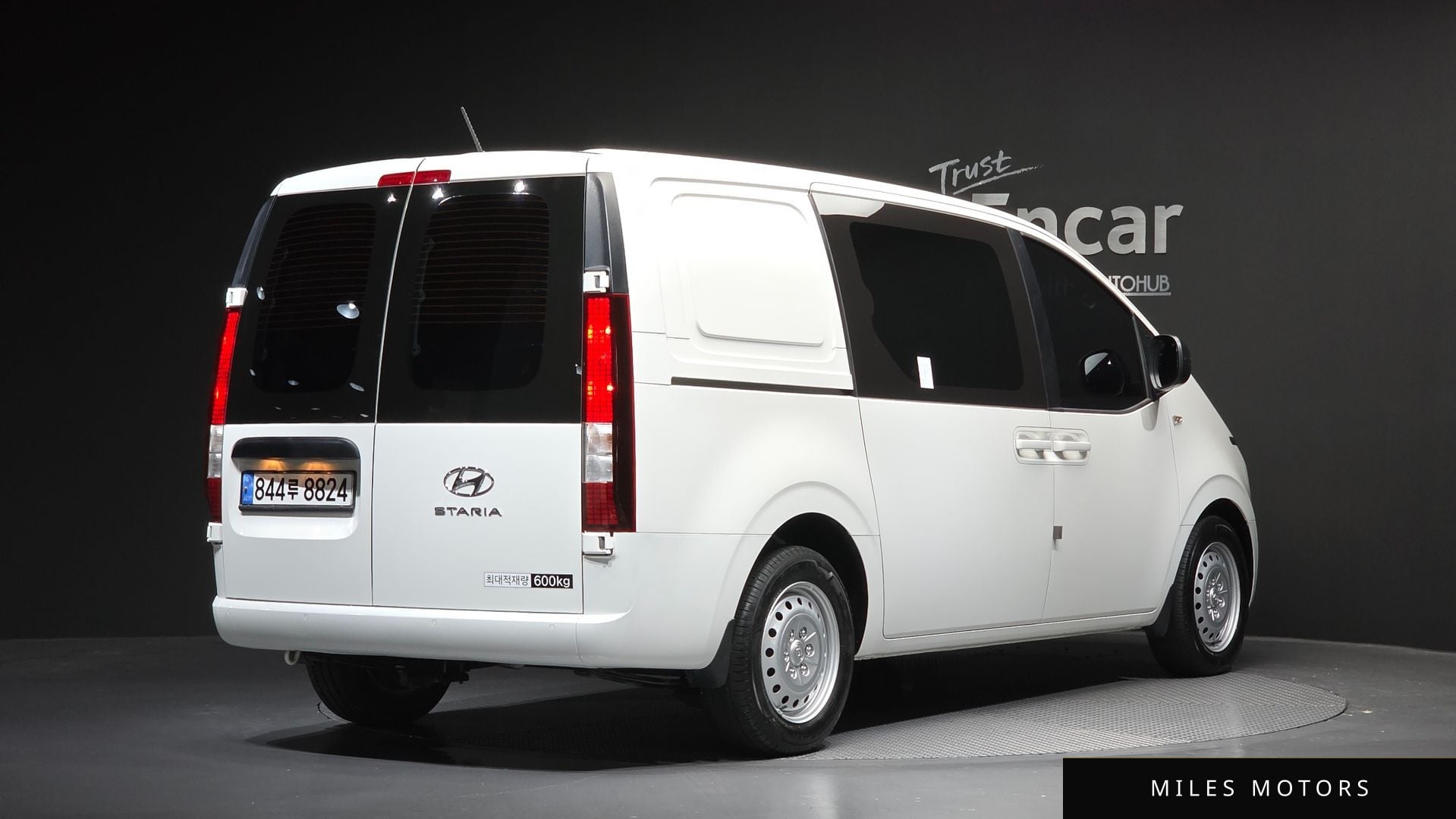 Hyundai Staria 2024 — миниатюра 2