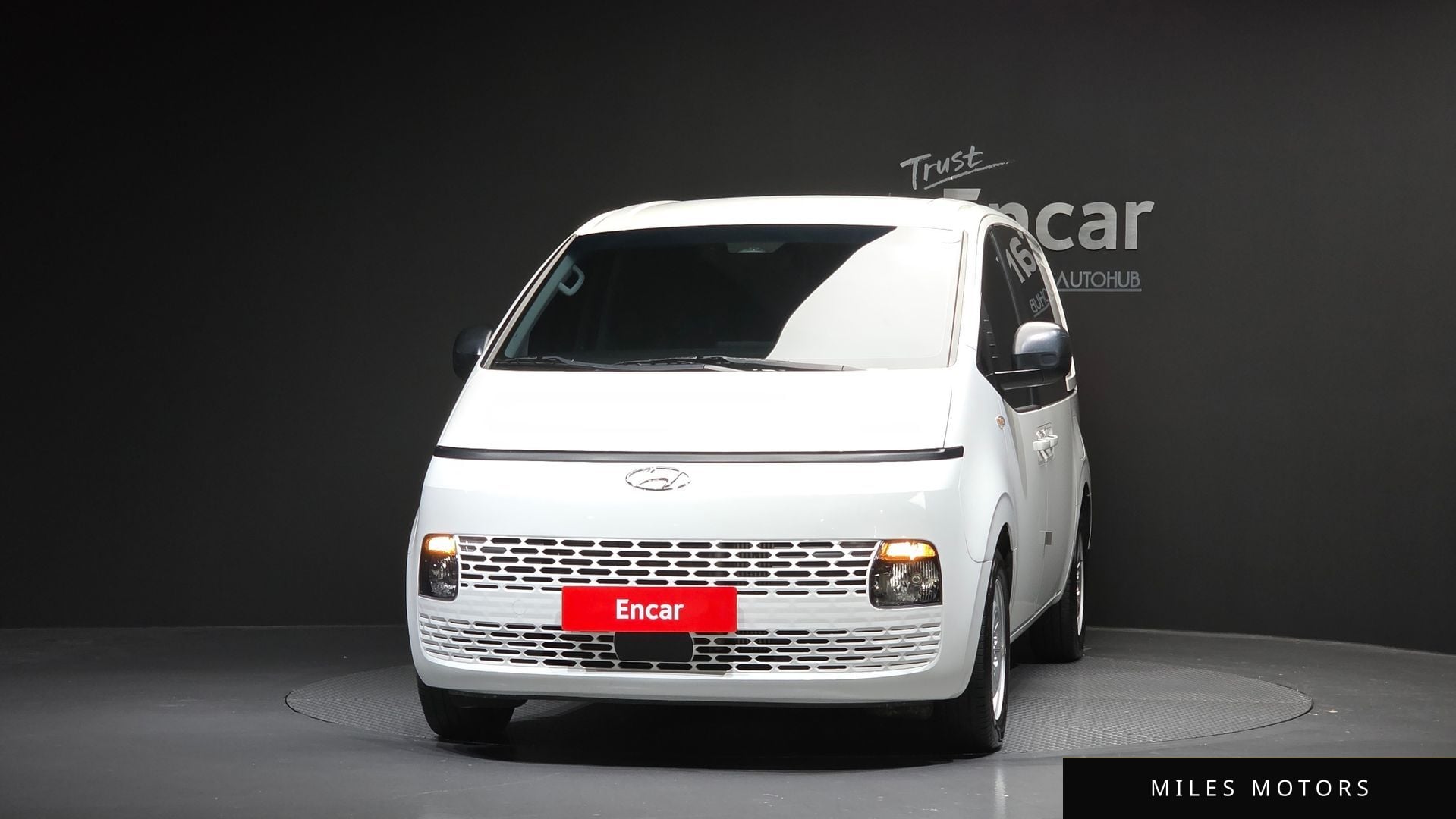 Hyundai Staria 2024 — миниатюра 3
