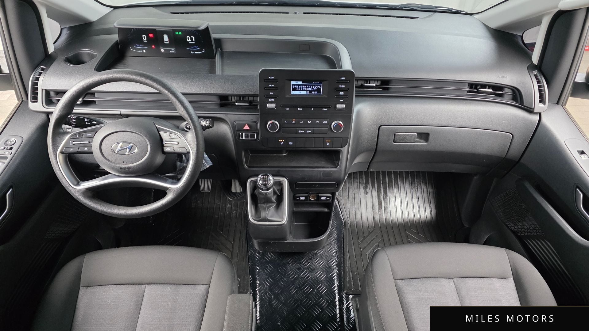 Hyundai Staria 2024 — миниатюра 7