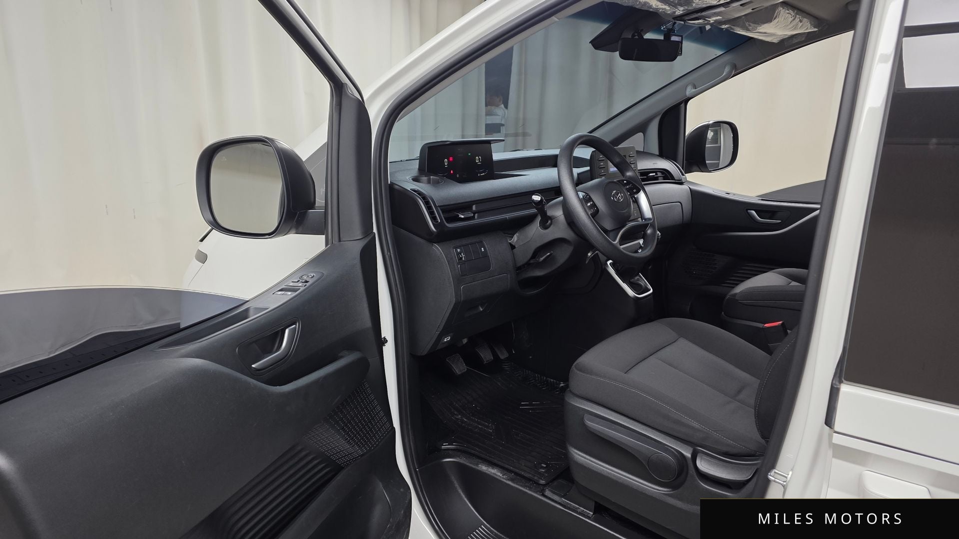 Hyundai Staria 2024 — миниатюра 10