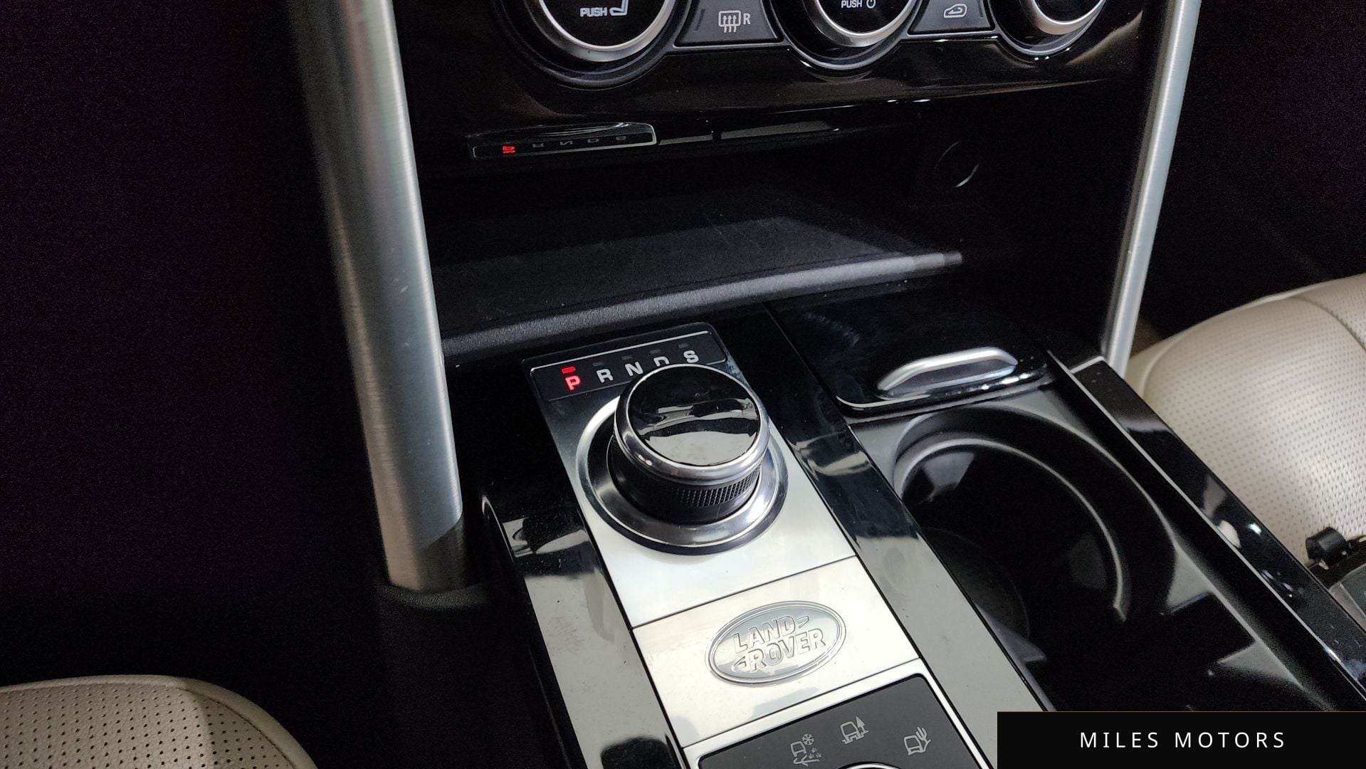 Land Rover Discovery 2017 — миниатюра 9