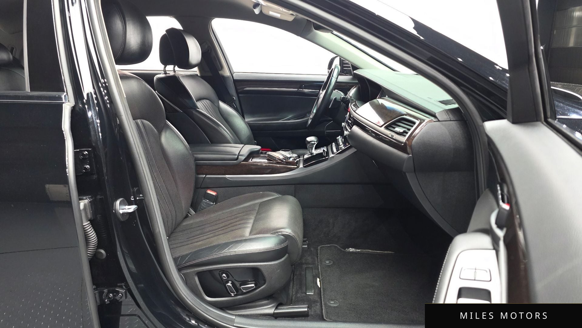 Genesis EQ900 2016 — миниатюра 11