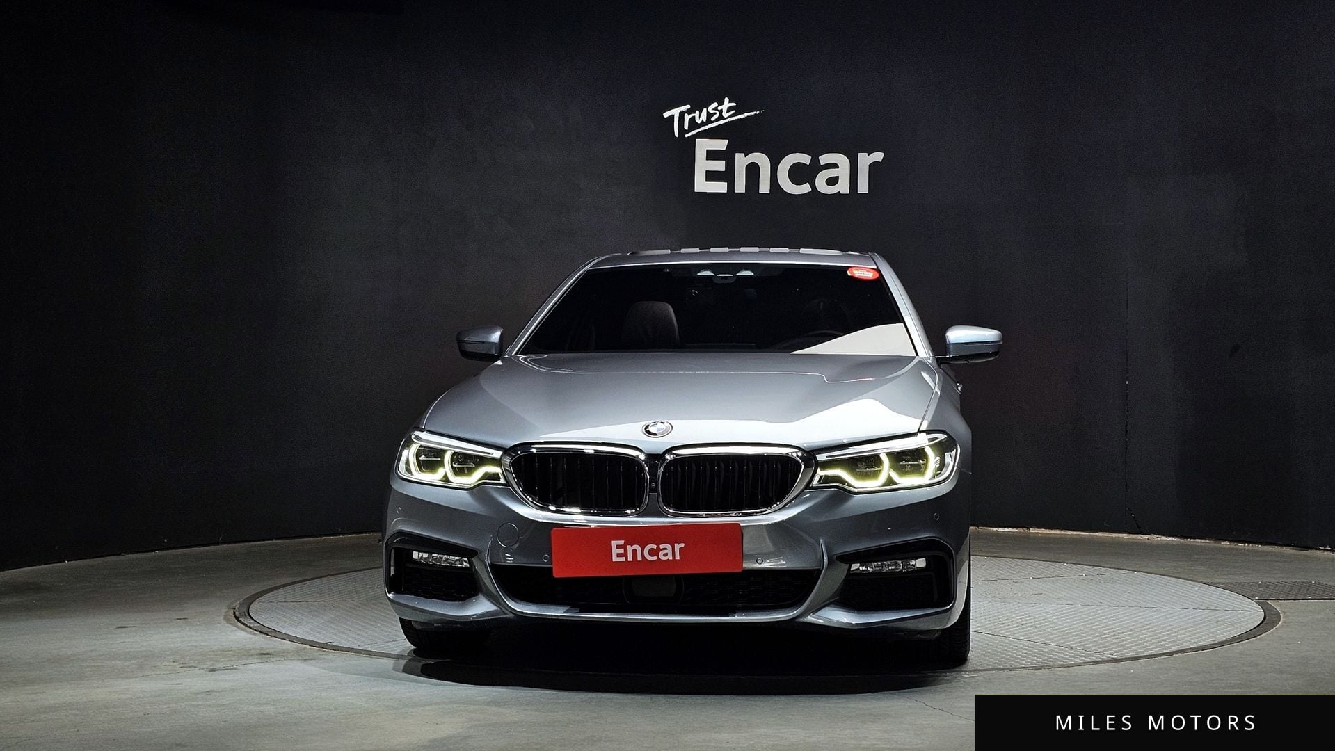BMW 5 Series (G30) 2017 — миниатюра 3