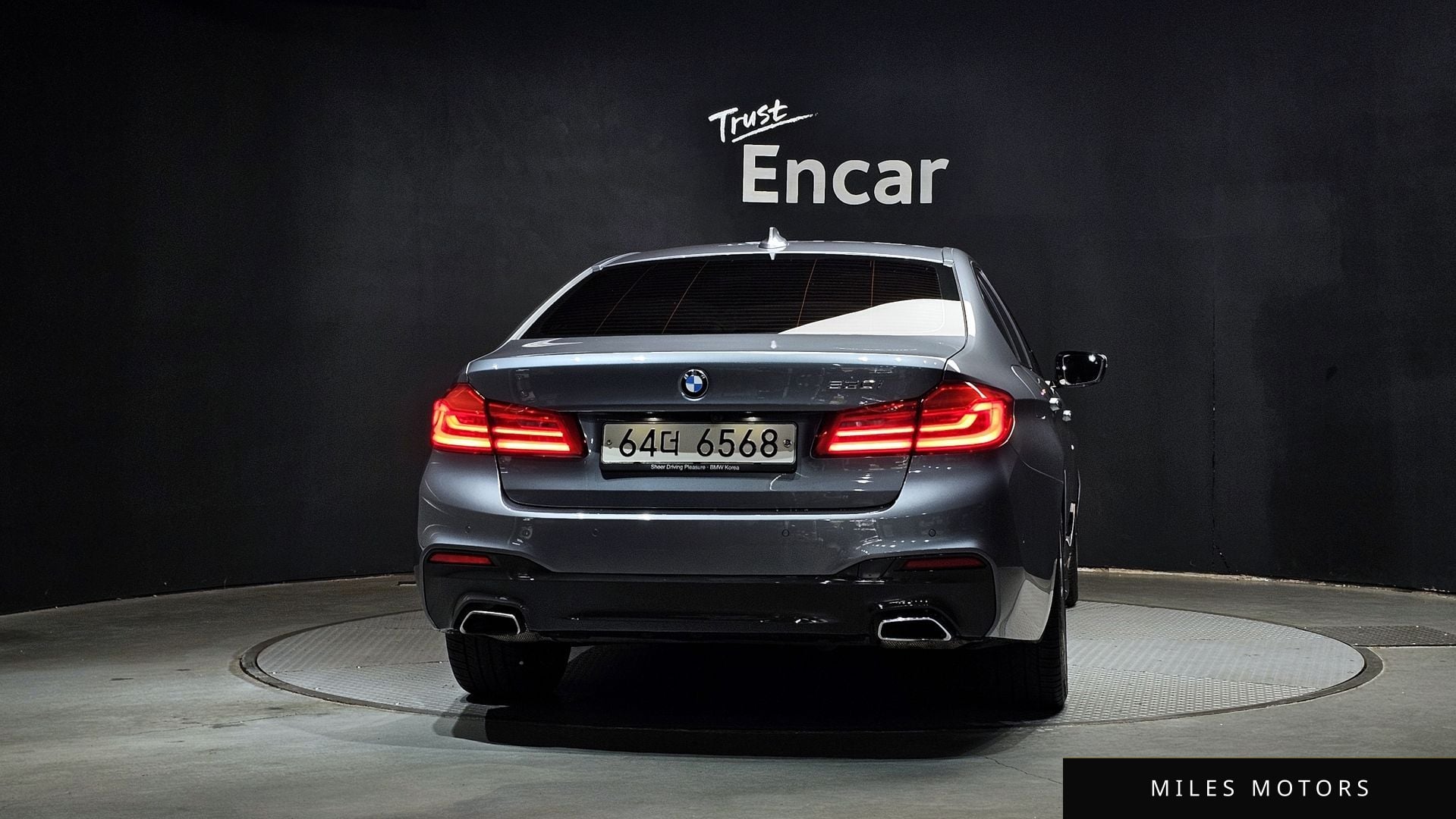 BMW 5 Series (G30) 2017 — миниатюра 4
