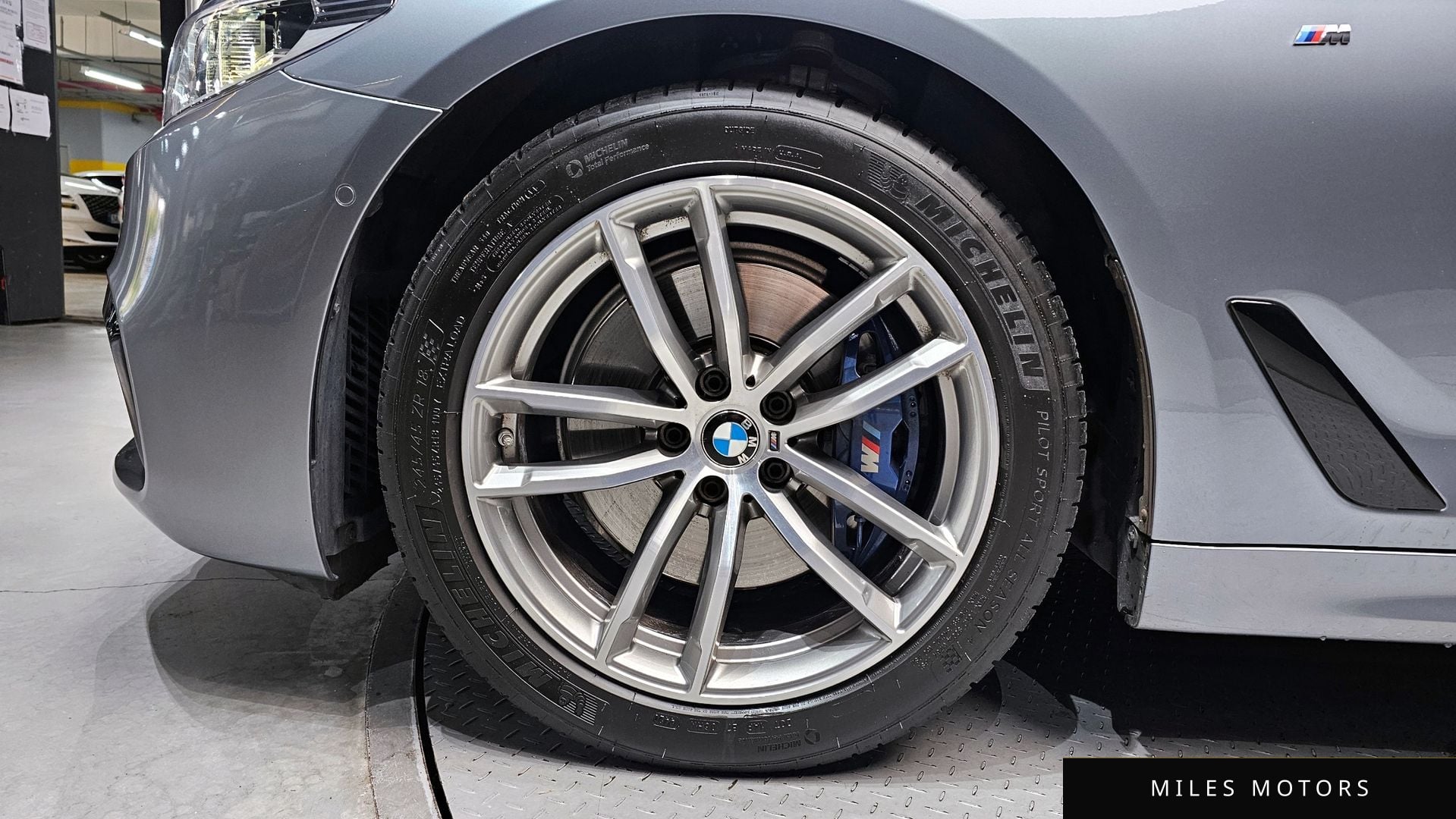 BMW 5 Series (G30) 2017 — миниатюра 5