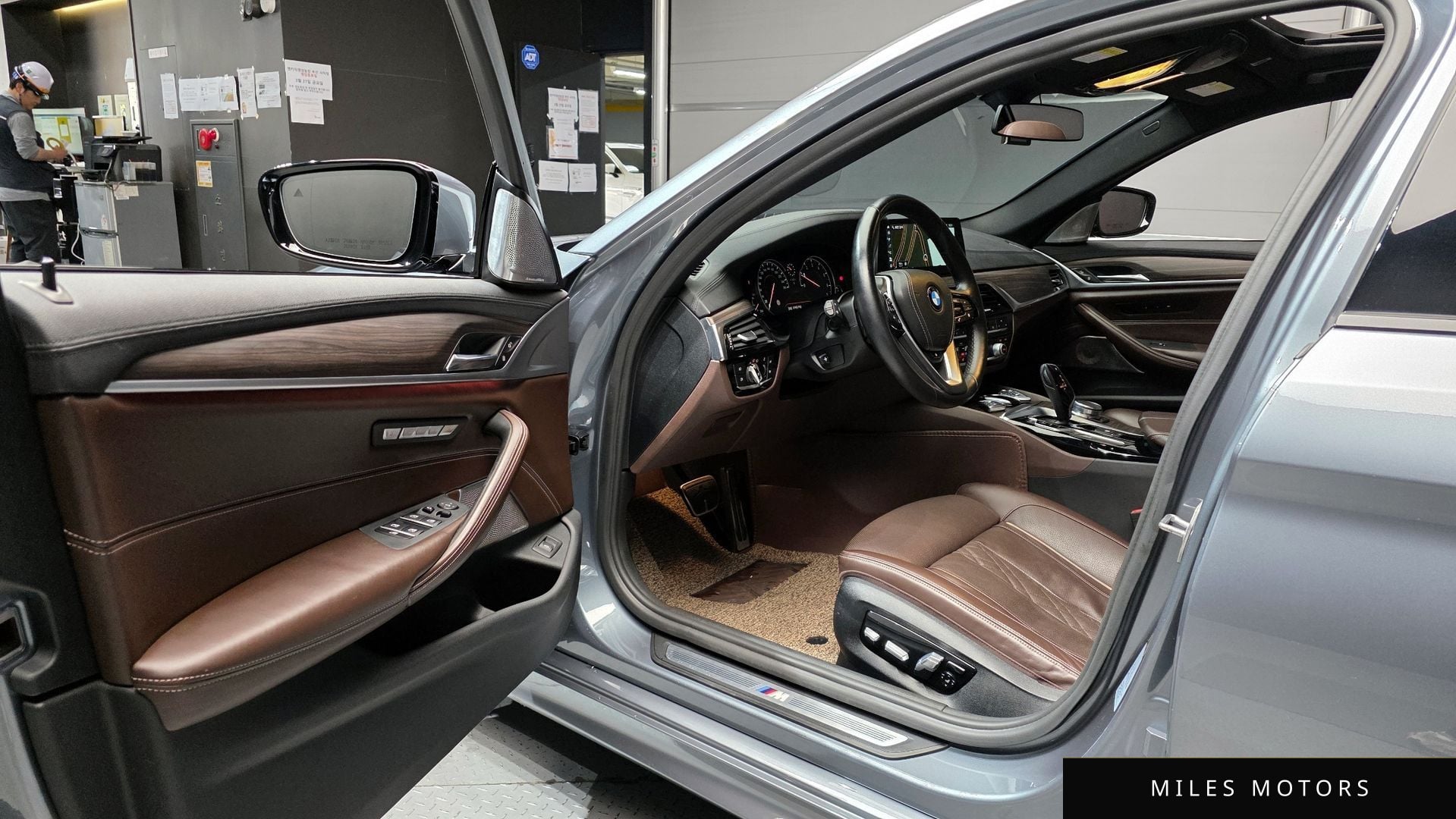 BMW 5 Series (G30) 2017 — миниатюра 11