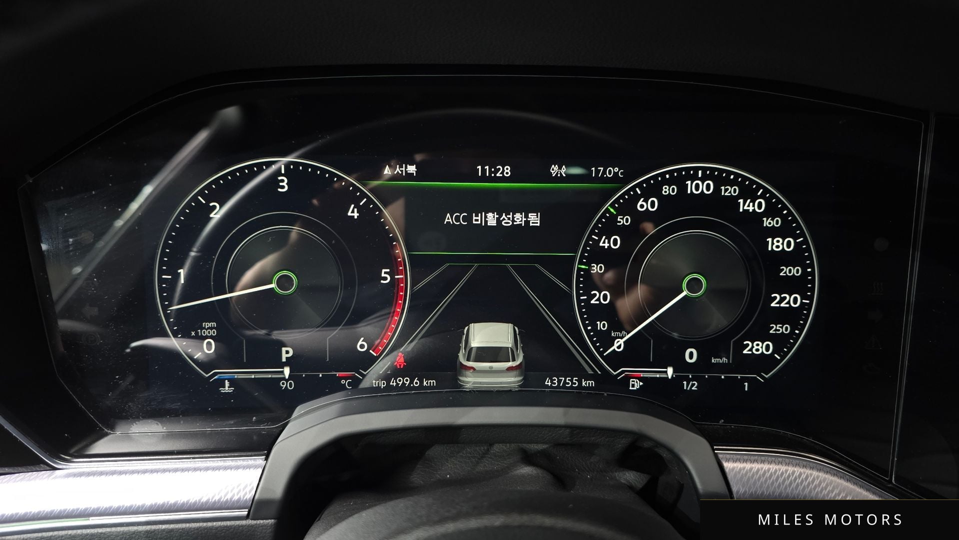 Volkswagen Touareg 2023 — миниатюра 8