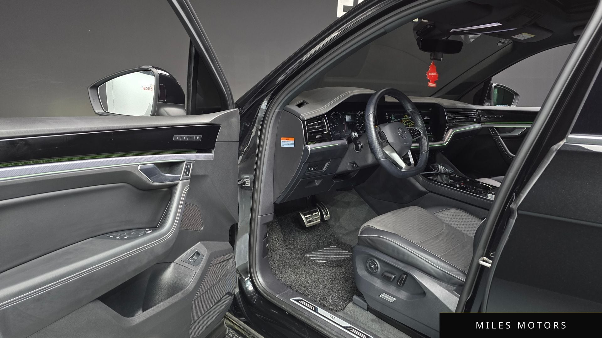Volkswagen Touareg 2023 — миниатюра 10