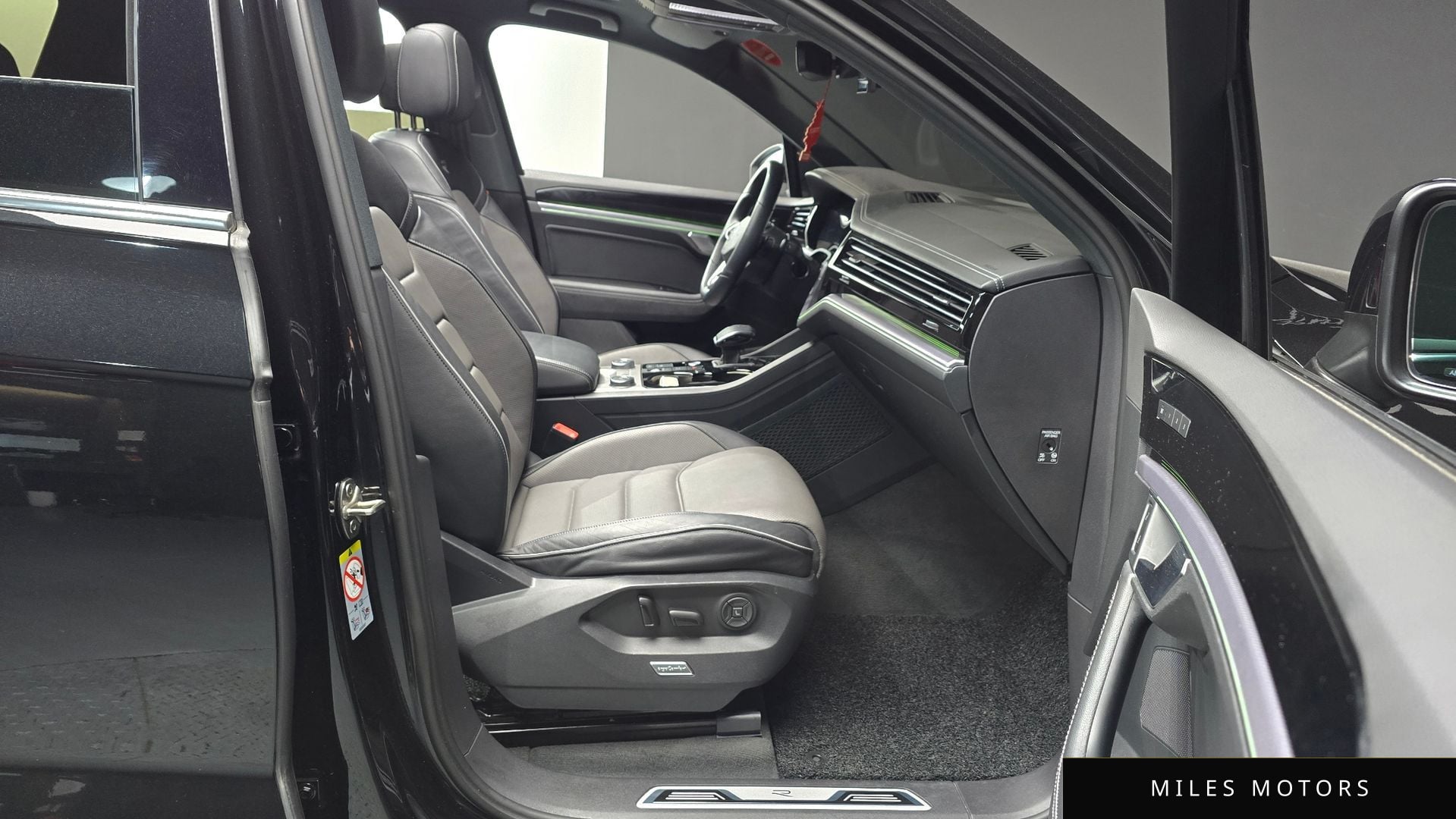 Volkswagen Touareg 2023 — миниатюра 11