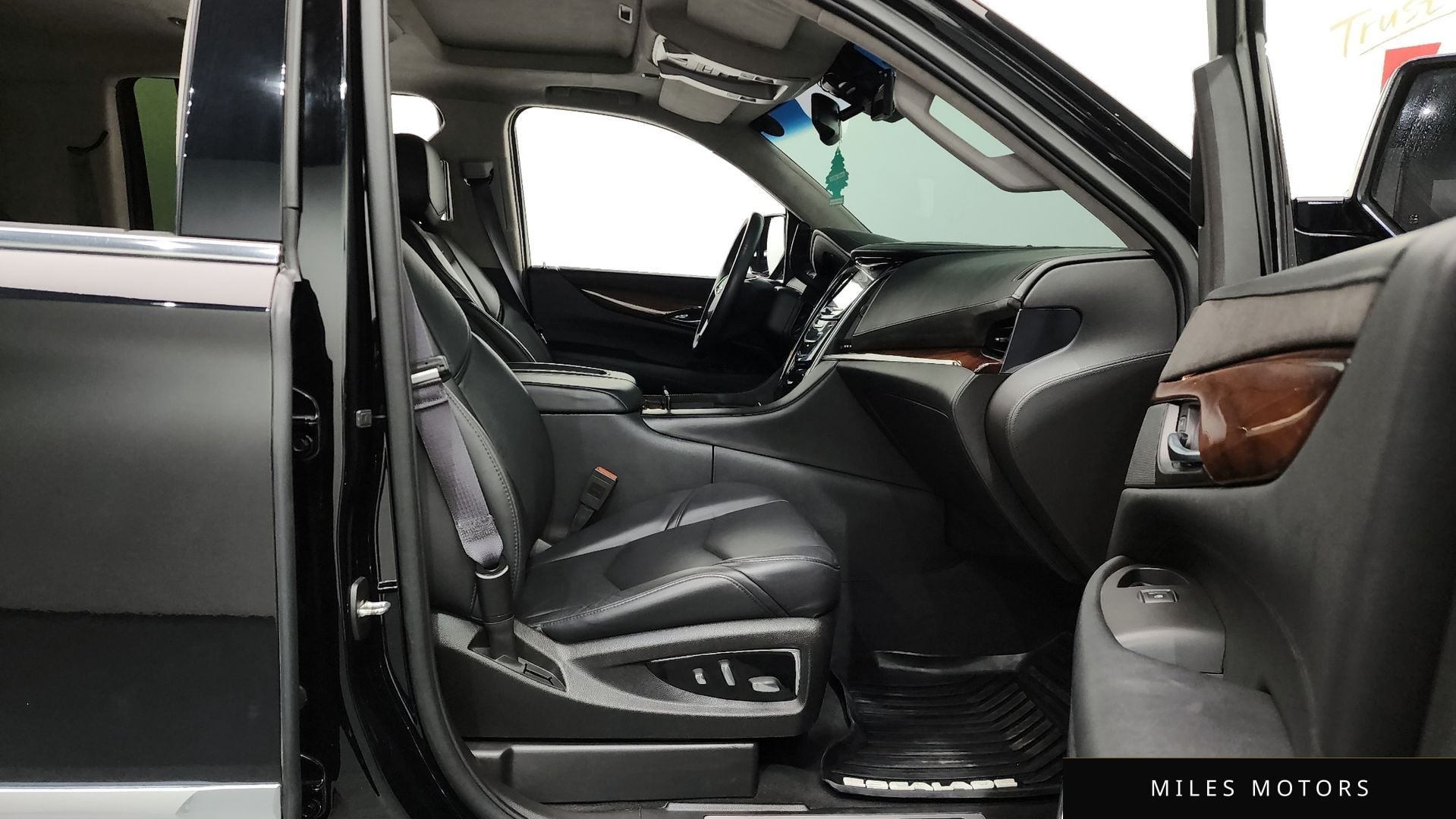Cadillac Escalade 2015 — миниатюра 11