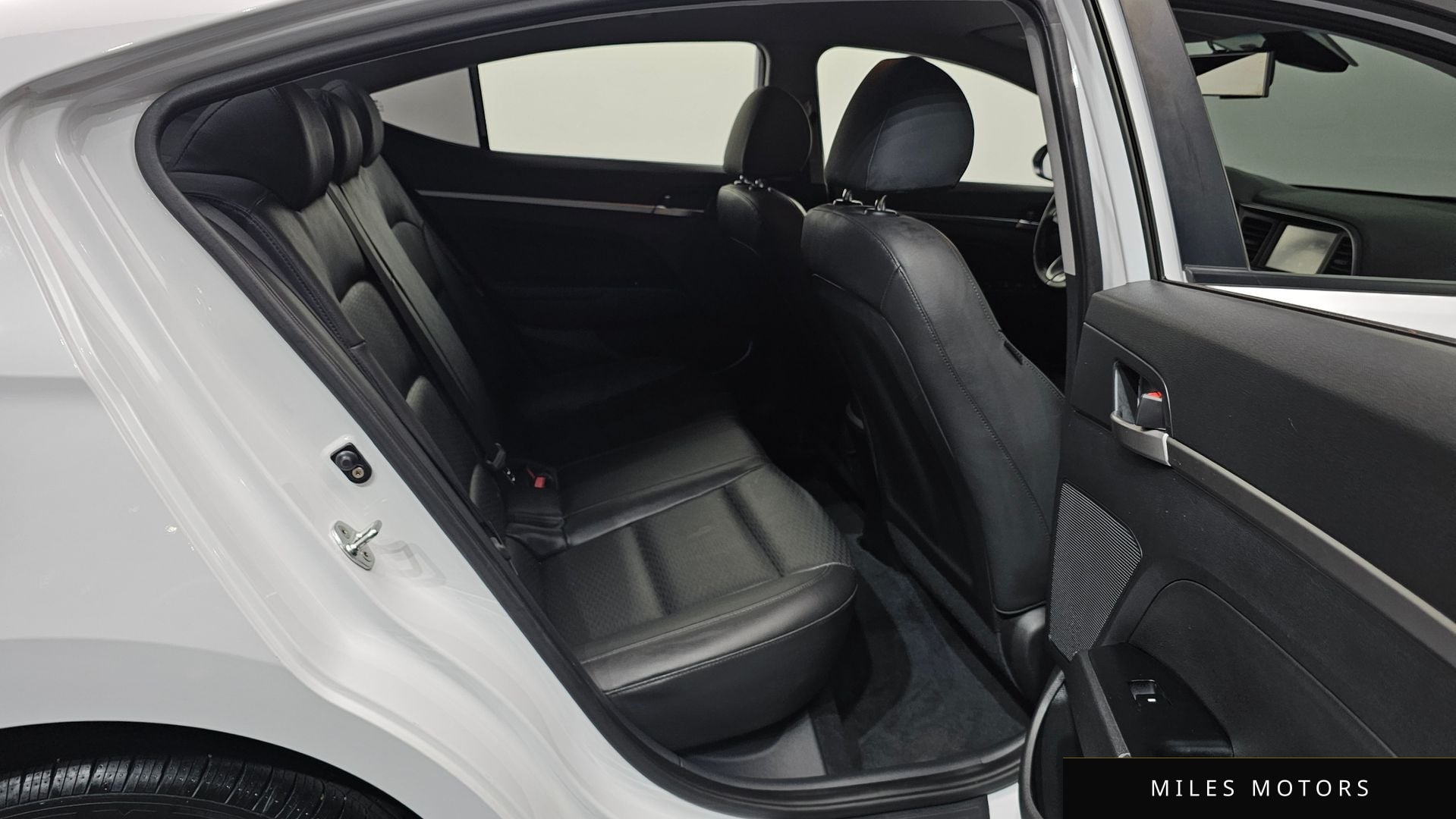 Hyundai AVANTE 2019 — миниатюра 12