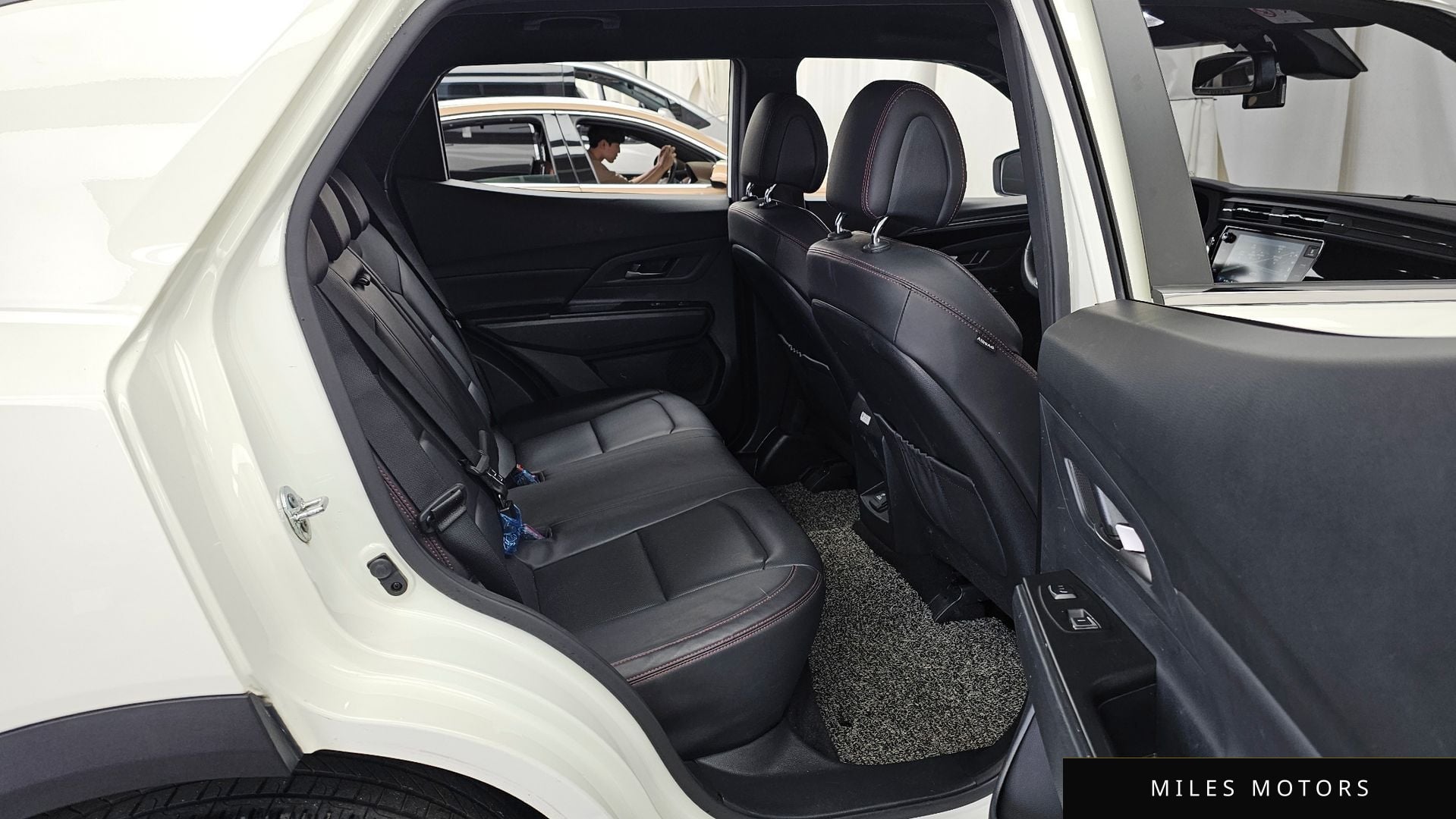 KG Mobility Beautiful Korando 2022 — миниатюра 12