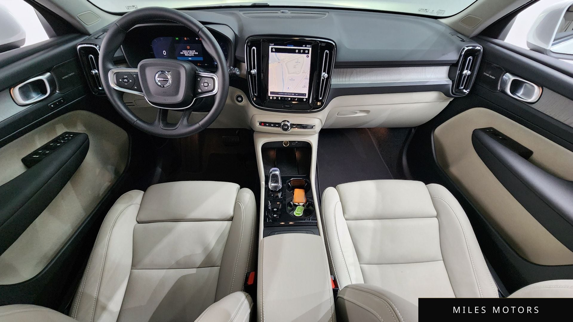 Volvo XC40 2025 — миниатюра 7