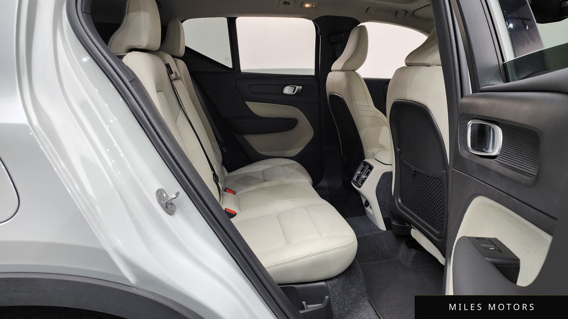 Volvo XC40 2025 — миниатюра 12