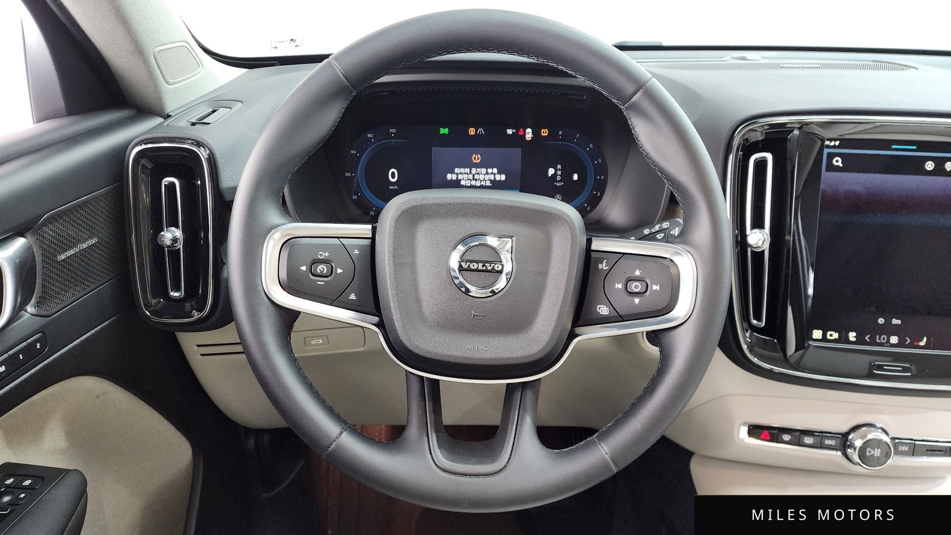 Volvo XC40 2025 — миниатюра 13