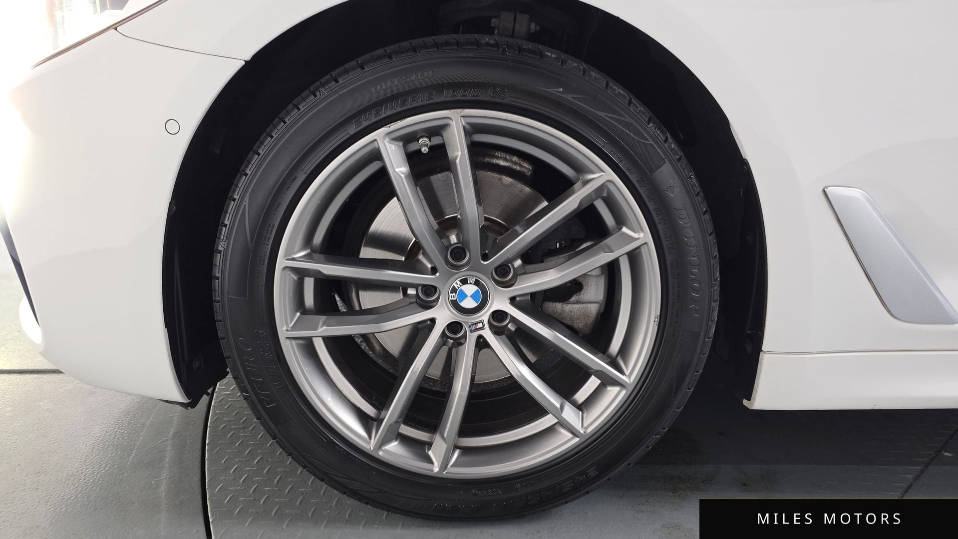 BMW 5 Series (G30) 2018 — миниатюра 4