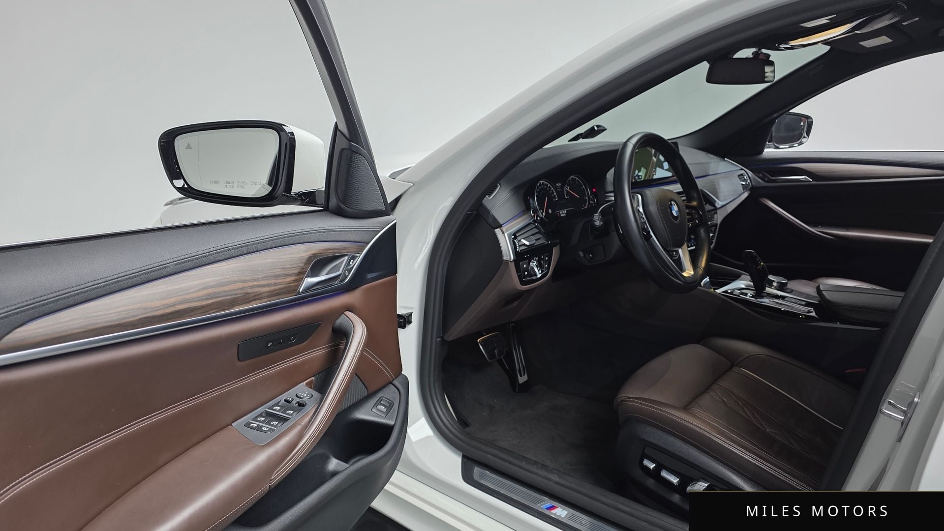 BMW 5 Series (G30) 2018 — миниатюра 11