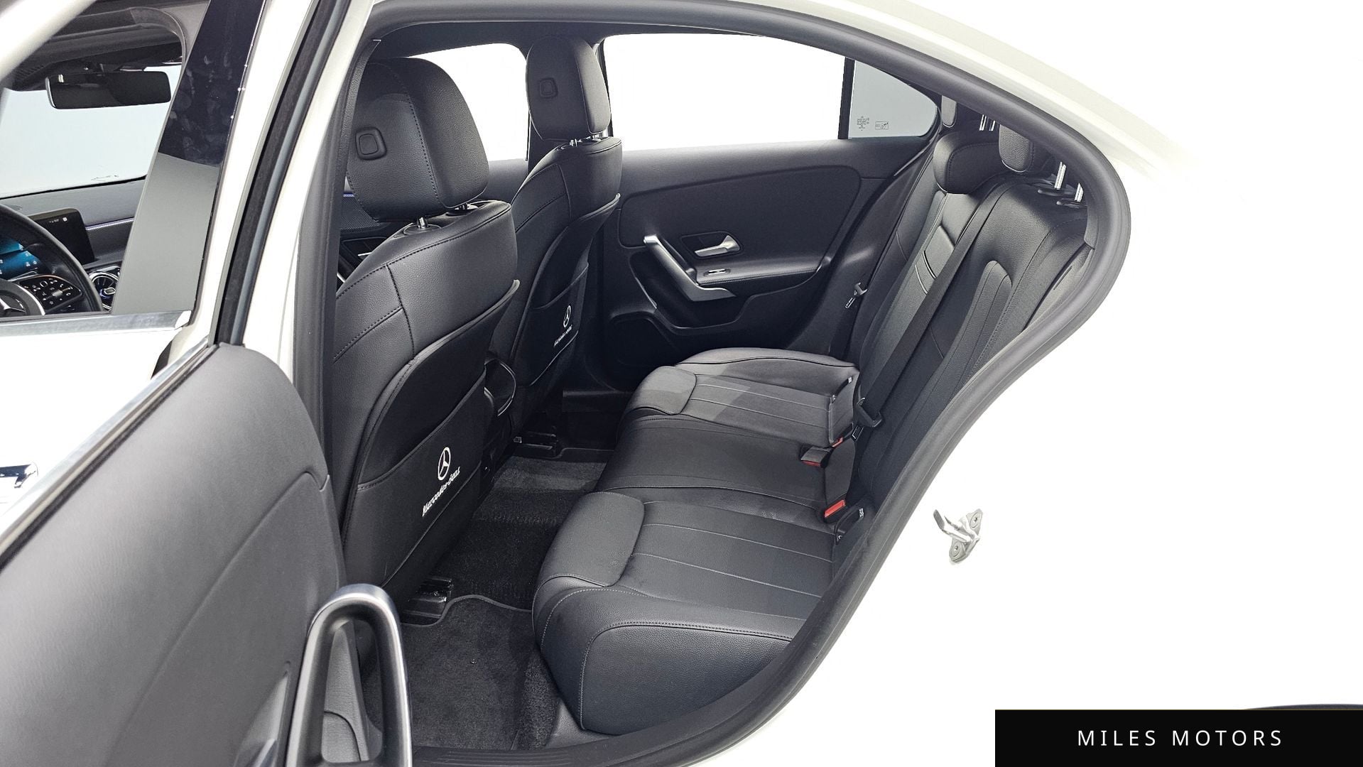 Mercedes-Benz A-Class W177 2023 — миниатюра 12