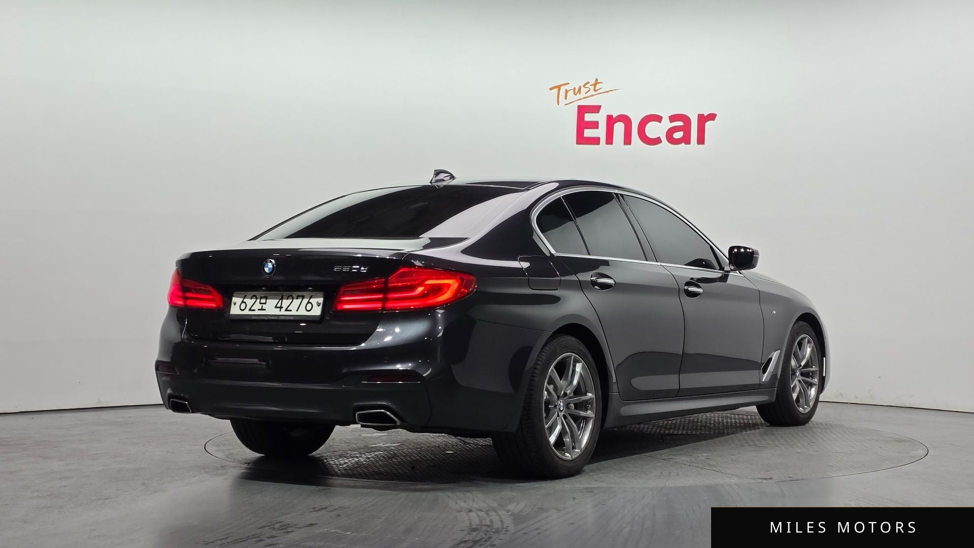 BMW 5 Series (G30) 2018 — миниатюра 2
