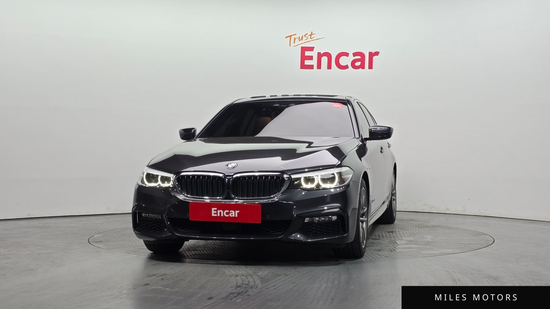 BMW 5 Series (G30) 2018 — миниатюра 3