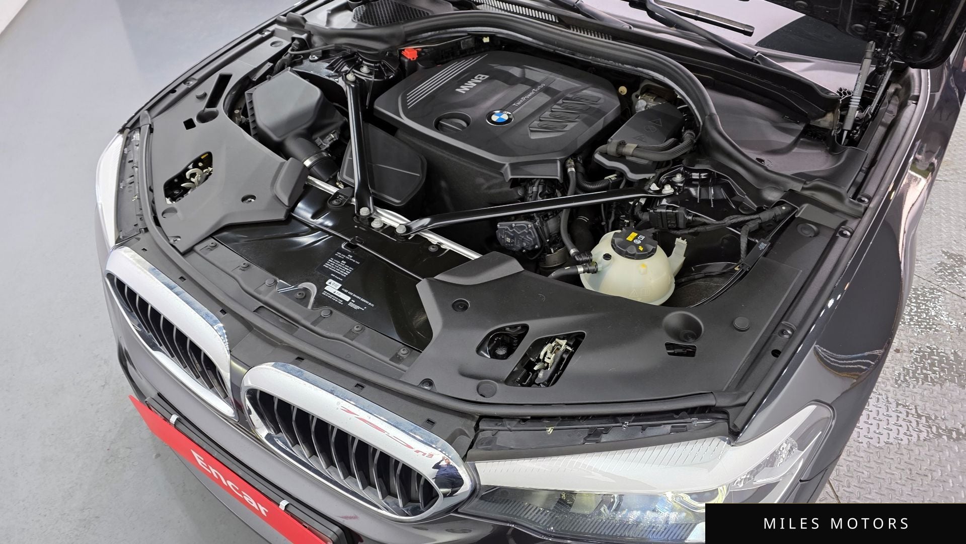 BMW 5 Series (G30) 2018 — миниатюра 6