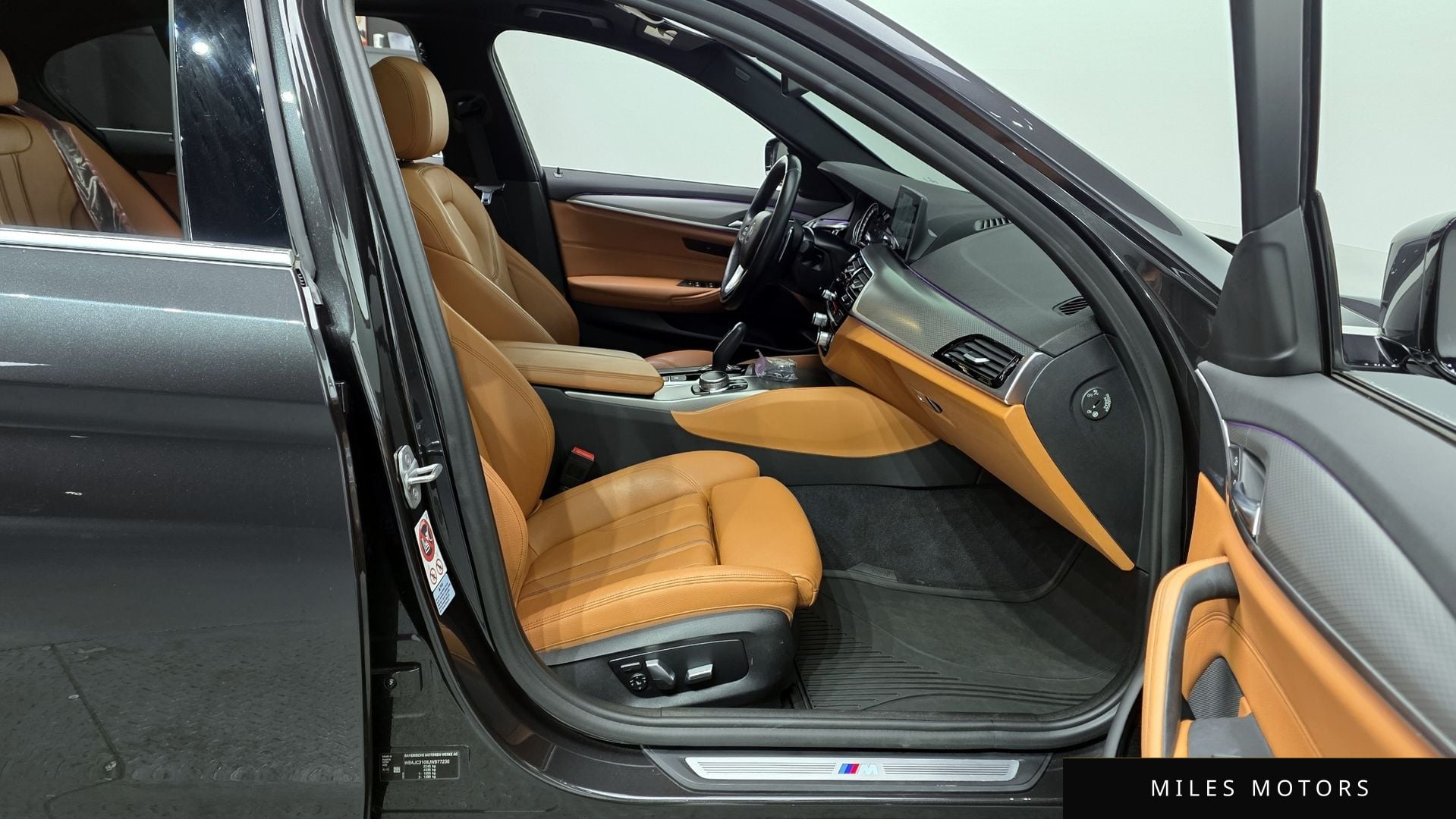 BMW 5 Series (G30) 2018 — миниатюра 11