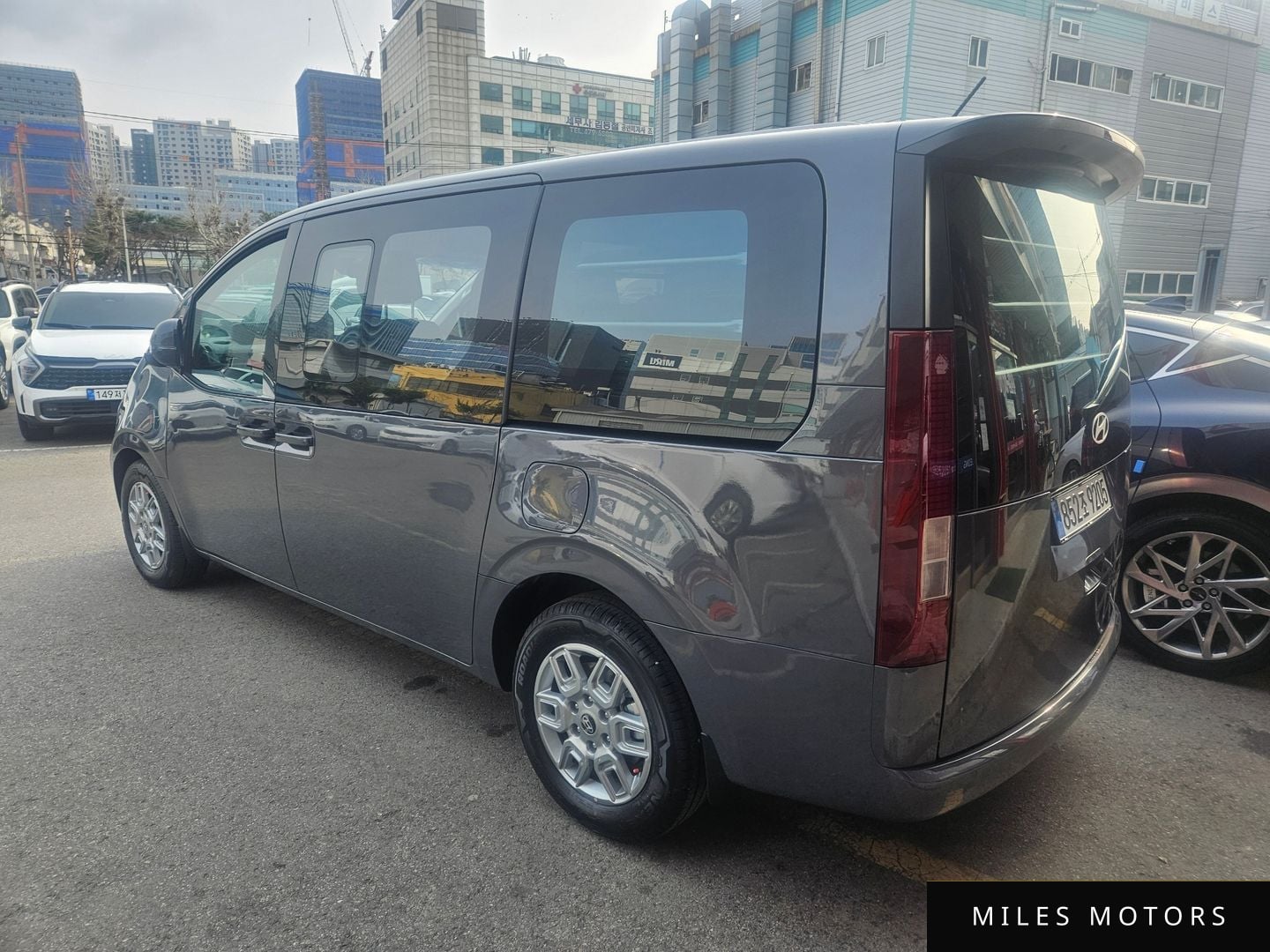 Hyundai Staria 2025 — миниатюра 2