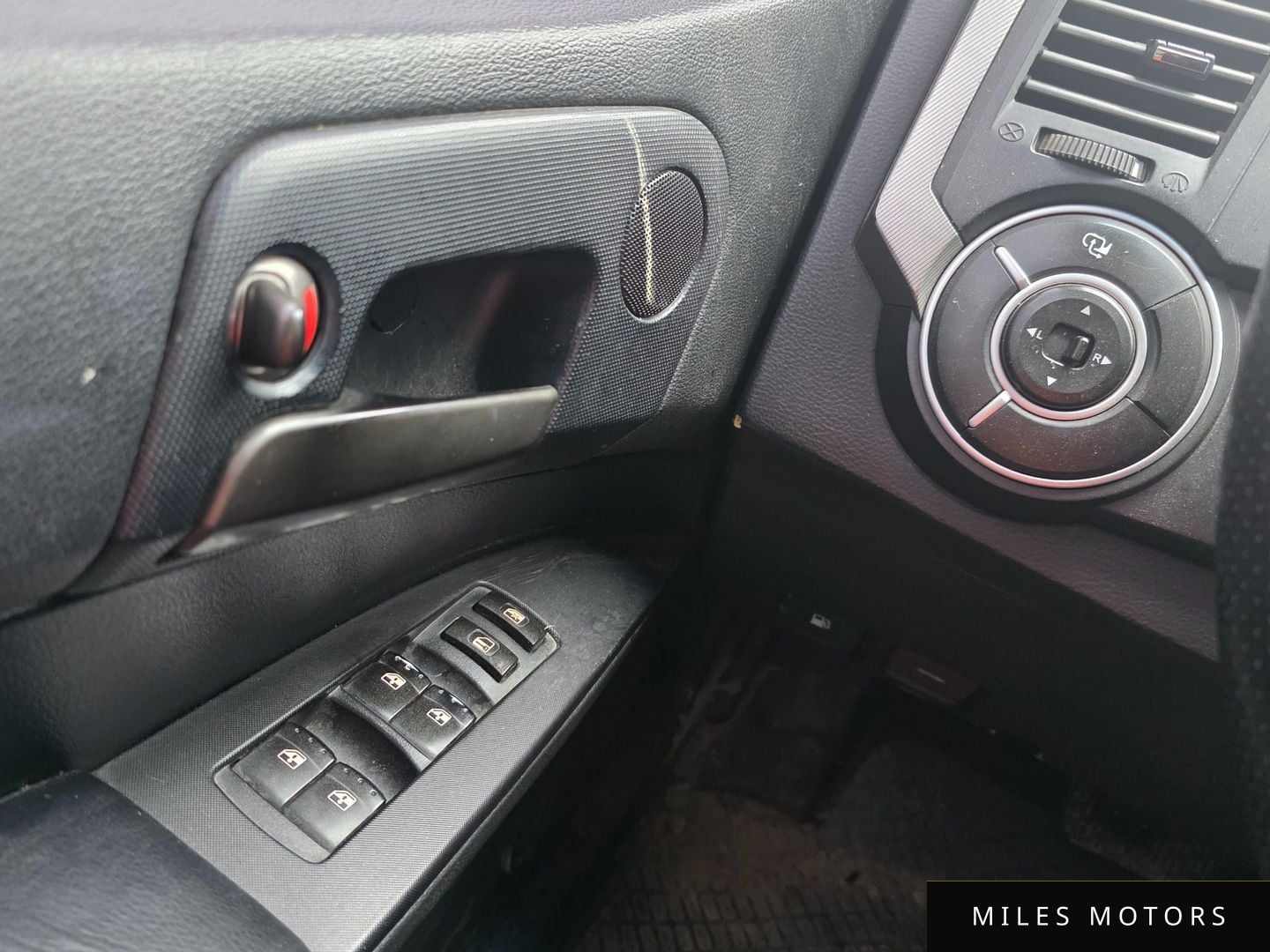KG Mobility KORANDO 2012 — миниатюра 9