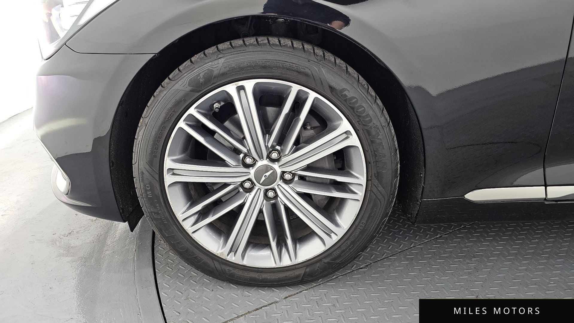 Genesis G80 2017 — миниатюра 5