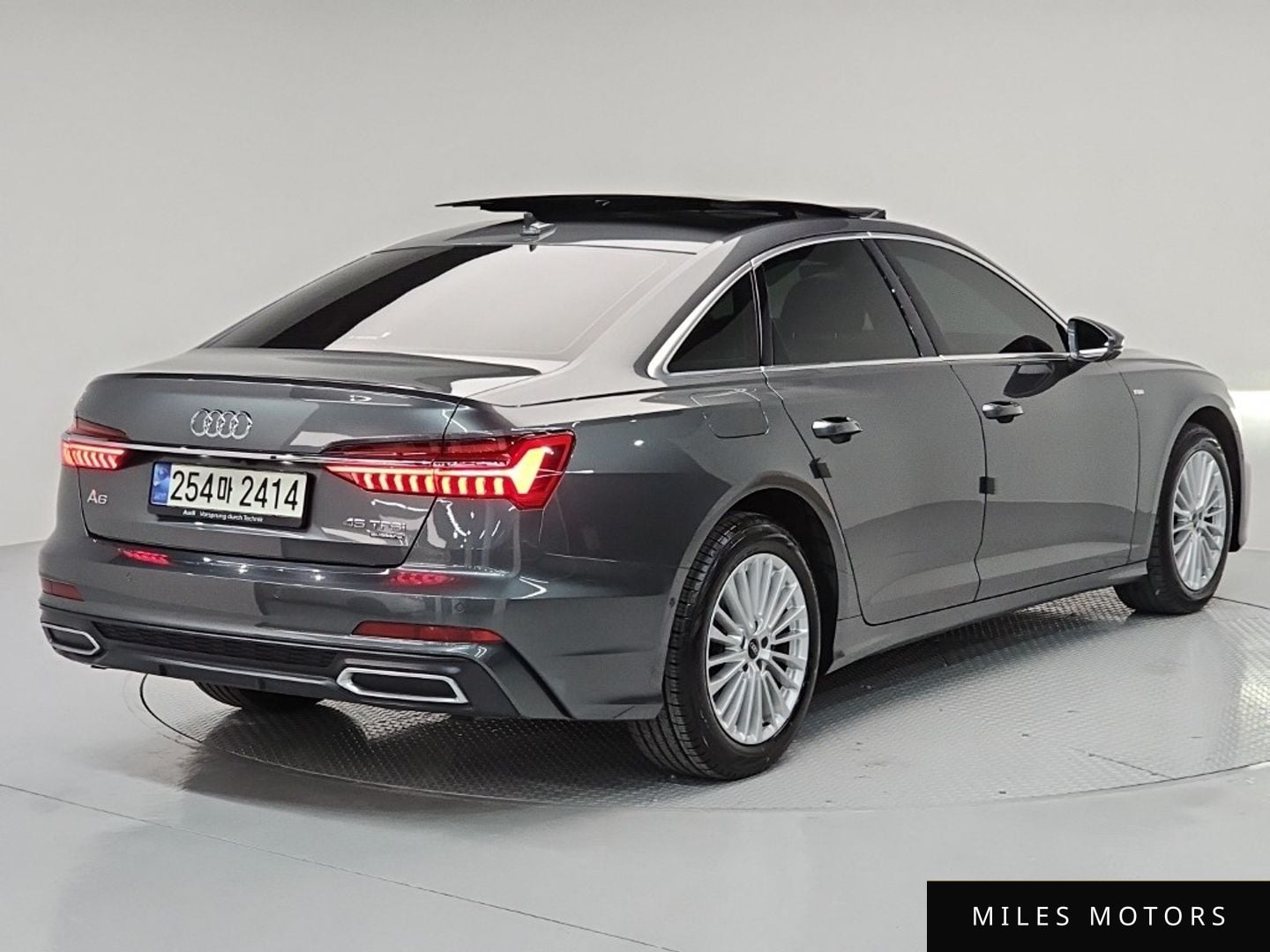 Audi A6 (C8) 2021 — миниатюра 2