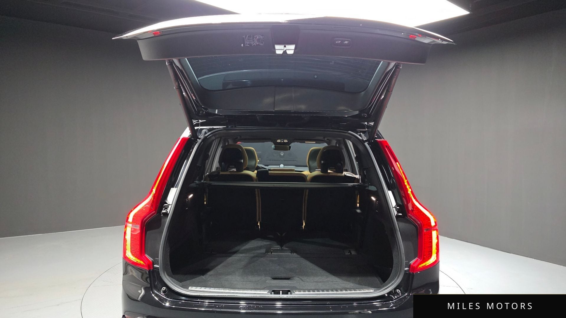 Volvo XC90 2025 — миниатюра 20
