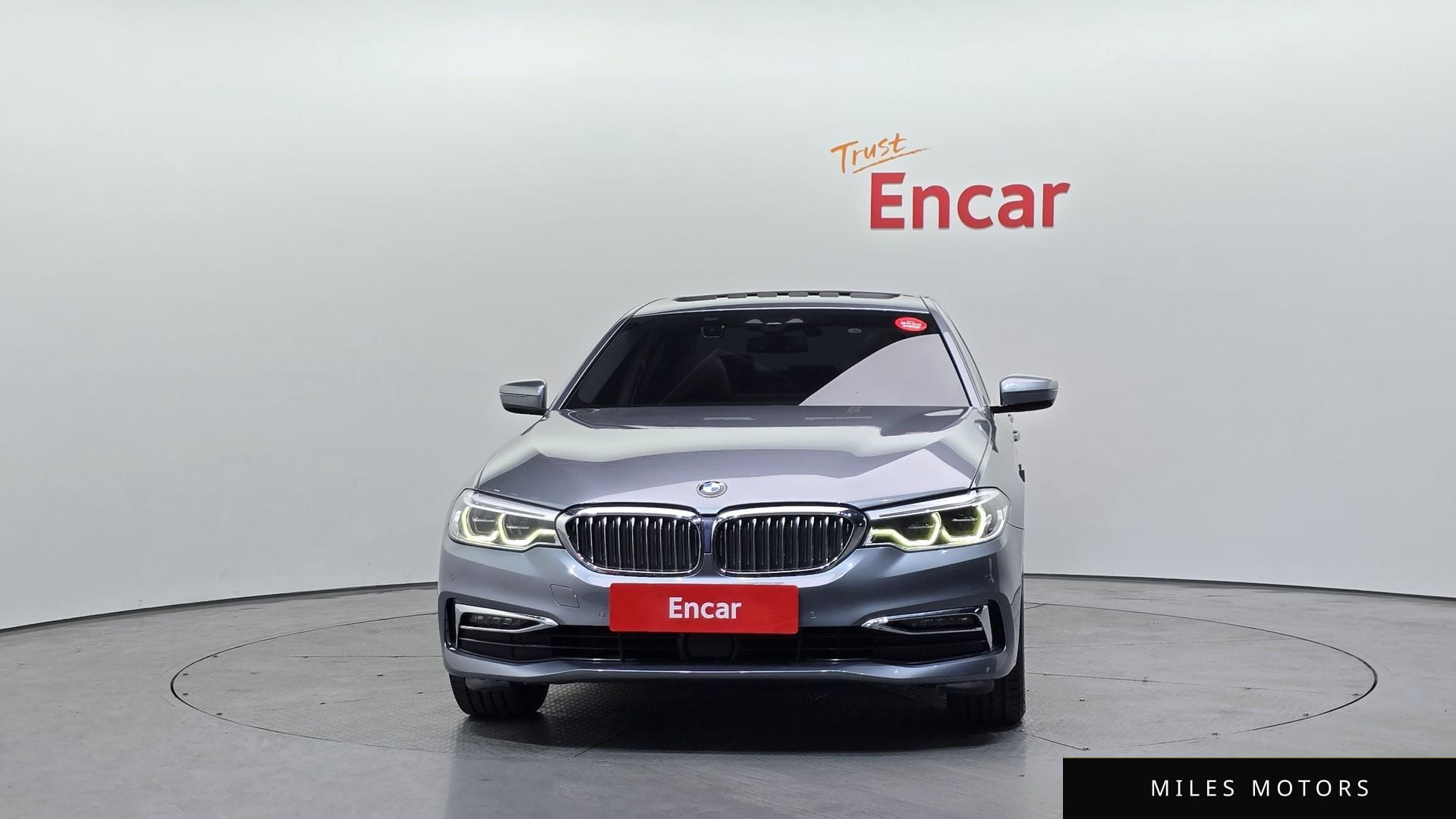 BMW 5 Series (G30) 2019 — миниатюра 3