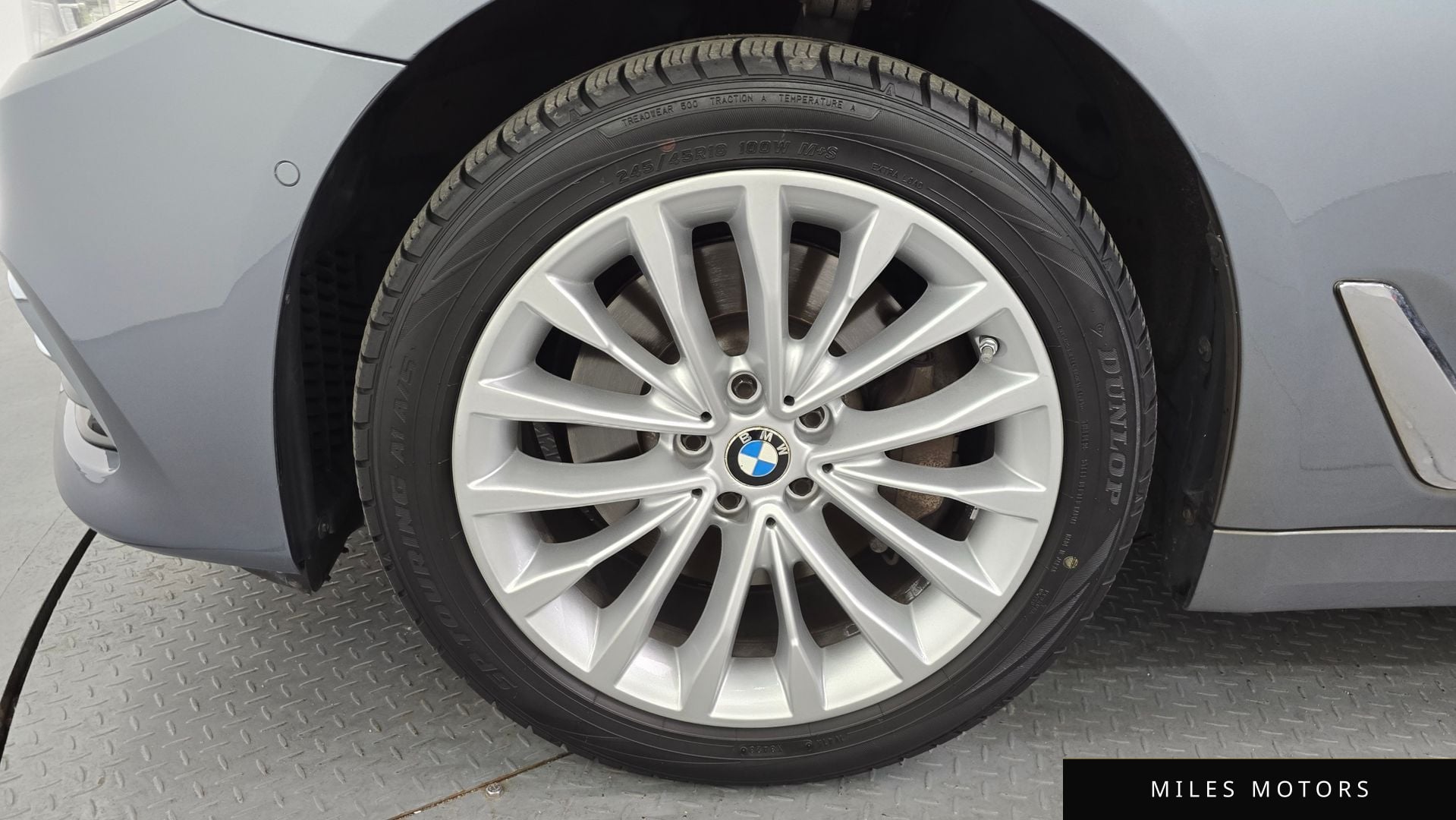 BMW 5 Series (G30) 2019 — миниатюра 5