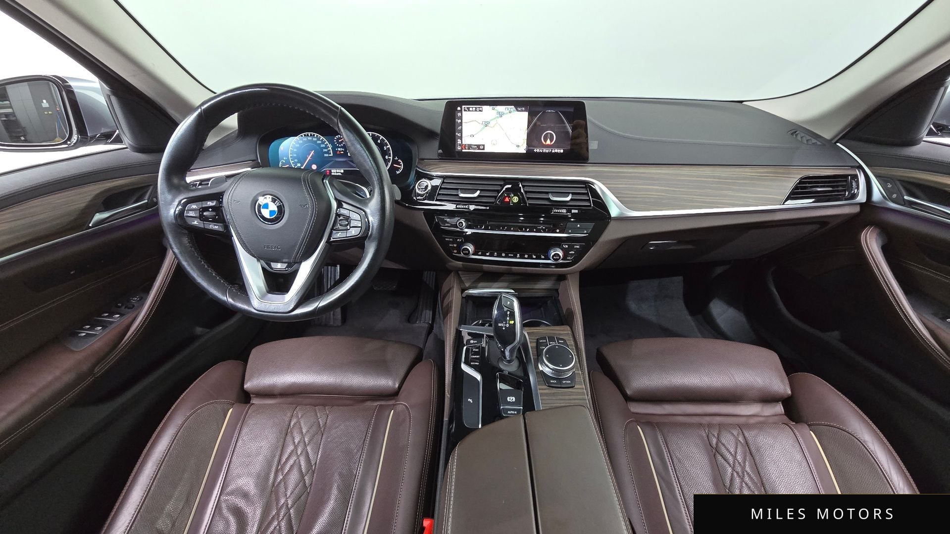 BMW 5 Series (G30) 2019 — миниатюра 7