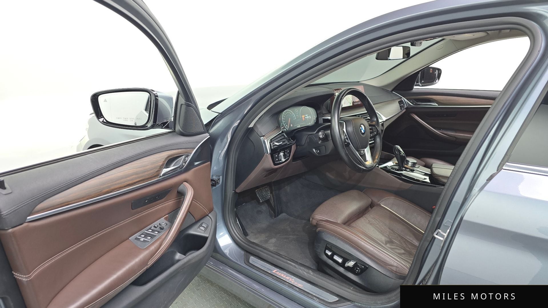 BMW 5 Series (G30) 2019 — миниатюра 10